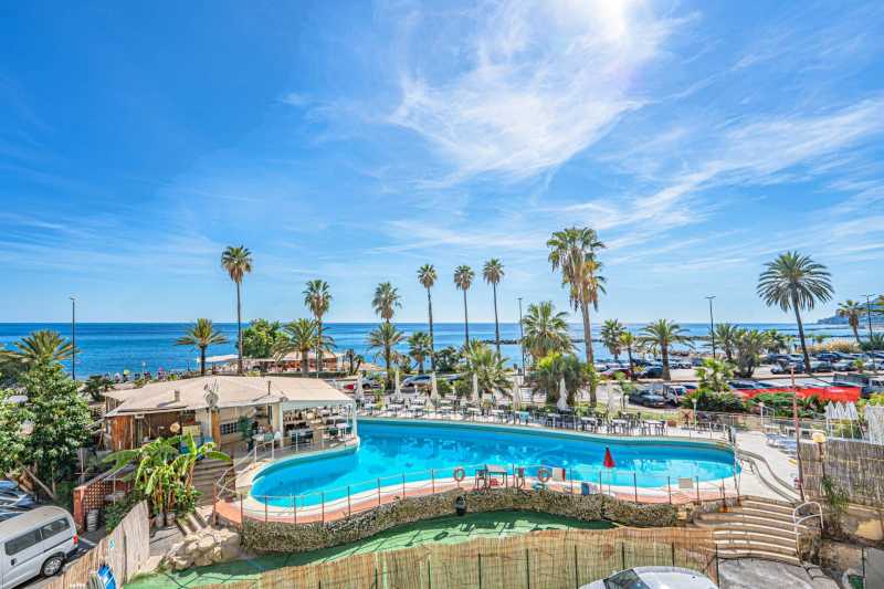 Apartment by the sea in Sanremo for rent