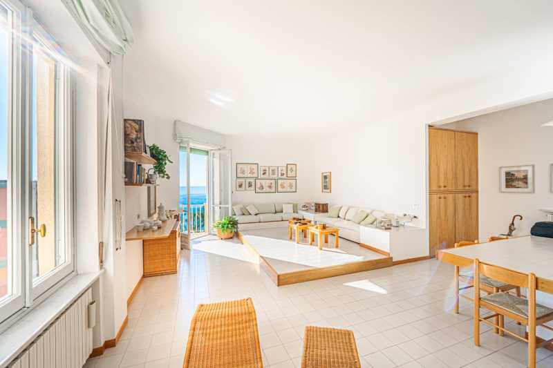 Apartment by the sea in Sanremo for sale