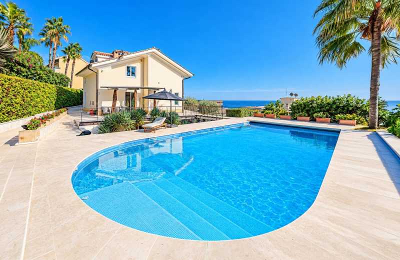 Luxurious villa in Sanremo for sale