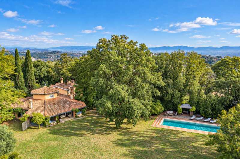 Villa with pool and panoramic view in Rome for sale