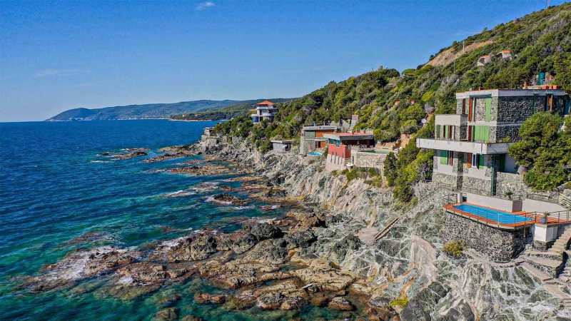 Prestigious villa with a pool on the shore of Castiglioncello for sale