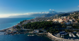 Two-story house with a garden in Bordighera.