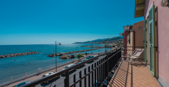 Apartment for sale in Santo Stefano al Mare.