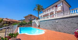 Villa with a sea view in Sanremo