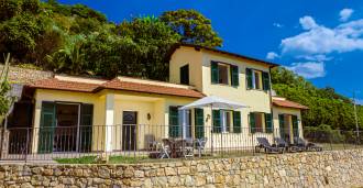 Villa in Sanremo, just 100 meters from the beach.