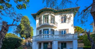 An English villa is for sale in Bordighera.