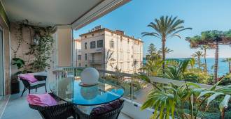 Luxury apartment by the sea in Sanremo