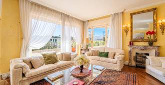 Apartment for sale in Sanremo with an area of 240 square meters.