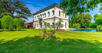 Estate in Ferrara with an elegant style