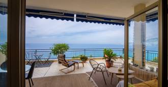 Apartment with a sea view in Ospedaletti.