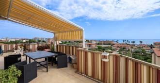 Penthouse by the sea in Valecrosia