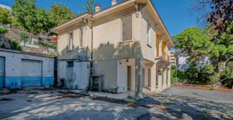 House in Sanremo for reconstruction