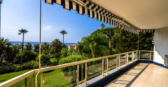 Apartment for rent on the first line in Sanremo