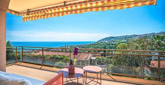 Renovated three-room apartment in Sanremo