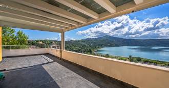Luxury penthouse in Castel Gandolfo
