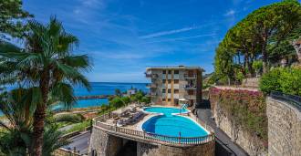 Penthouse of 127 m² for rent in Ospedaletti