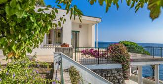 Luxury villa for sale in Ospedaletti