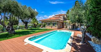 I will rent out a house in Bordighera.