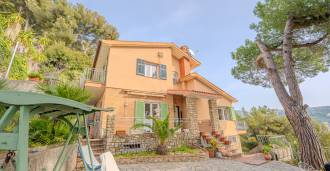 Villa with a sea view in Bordighera.