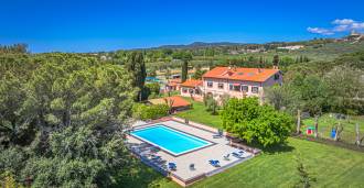 For sale: luxurious agritourism estate in Tuscany