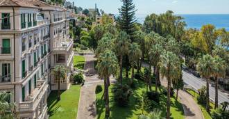 Penthouse by the sea in Ospedaletti for sale