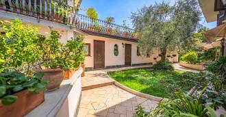 Prestigious villa in Montecatini Terme for sale
