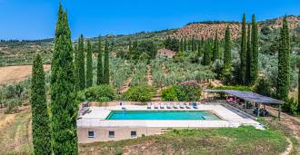 Villa with Roman heritage for sale in Tuscany