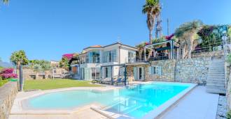 Villa Monet with pool and stunning sea view in Bordighera