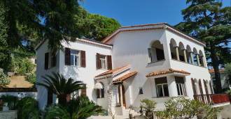 Villa with garden in Sanremo