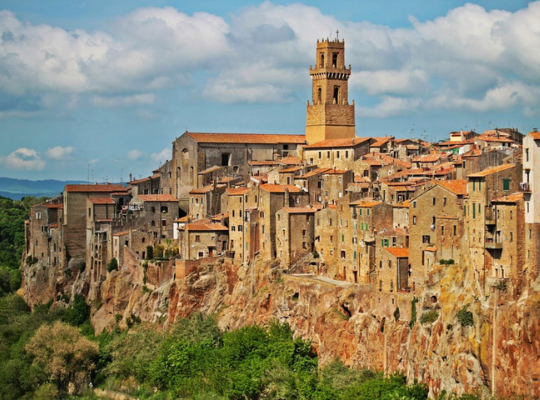 Pitigliano - a celestial Italian ghost town in South Tuscany 2021