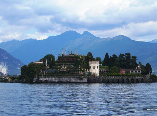 Accommodation in houses on the lakes of Italy
